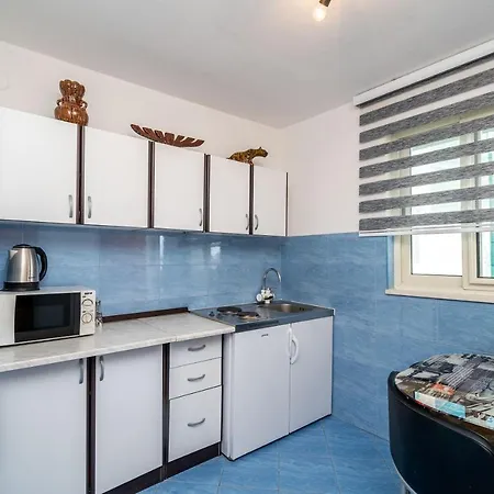 & Alan Πανσιόν 2*